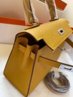 KELLY MINI 20 BAG IN DIJON YELLOW  WITH GOLD HARDWARE - Image 4