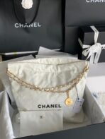 CC LARGE 42 HANDBAG IN WHITE SHINY CALFSKIN GOLD HARDWARE - Image 3