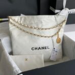CC MEDIUM 37 HANDBAG IN WHITE SHINY CALFSKIN GOLD HARDWARE - Image 2