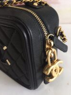 CC MINI 17 VANITY CASE IN BLACK CALFSKIN GOLD HARDWARE - Image 7