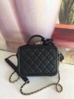 CC MINI 17 VANITY CASE IN BLACK CALFSKIN GOLD HARDWARE - Image 3