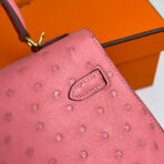 KELLY BAG 20 IN ROUGE PINK OSTRICH  WITH GOLD HARDWARE - Image 7