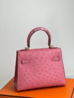 KELLY BAG 20 IN ROUGE PINK OSTRICH  WITH GOLD HARDWARE - Image 5