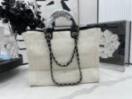 CC DEAUVILLE LARGE 38 TOTE BAG IN WHITE CANVAS WITH BLACK LOGO - Image 4