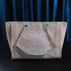 CC DEAUVILLE LARGE 39 TOTE BAG IN BEIGE CANVAS WITH LIGHT BLUE CHAIN - Image 2