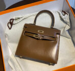 KELLY MINI 20 BAG IN CHOCOLATE BROWN SMOOTH  WITH GOLD HARDWARE - Image 4