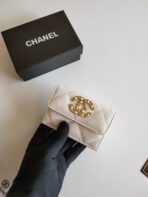 CC TRIFOLD PURSE 12 WHITE GRAINED CALFSKIN GOLD ICON - Image 3