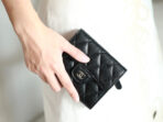 CC FLAP CARD HOLDER 11.5 BLACK GRAINED CALFSKIN SILVER ICON - Image 4