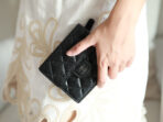 CC FLAP CARD HOLDER 11.5 BLACK GRAINED CALFSKIN SILVER ICON - Image 9