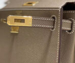 KELLY MINI 20 BAG IN MEDIUM BROWN  WITH GOLD HARDWARE - Image 6