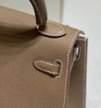 KELLY MINI 20 BAG IN MEDIUM BROWN  WITH GOLD HARDWARE - Image 4
