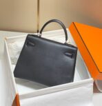 KELLY 28CM IN NOIR   SILVER HARDWARE - Image 3