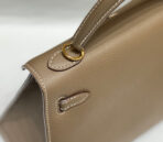 KELLY 25CM IN ETOUPE   GOLD HARDWARE - Image 9