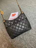 CC HOBO BAG 27 IN BLACK PEBBLED CALFSKIN - Image 3