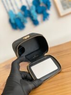 CC MINI 10 VANITY IN BLACK CALFSKIN GOLD HARDWARE - Image 10