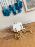 CC MINI 10 VANITY IN WHITE CALFSKIN GOLD HARDWARE - Image 9