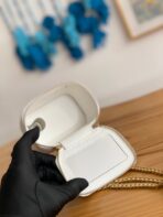 CC MINI 10 VANITY IN WHITE CALFSKIN GOLD HARDWARE - Image 10