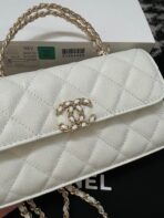 CC KELLY 18 BAG IN WHITE CALFSKIN WITH STRAP - Image 5