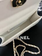 CC KELLY 18 BAG IN WHITE CALFSKIN WITH STRAP - Image 8