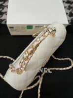 CC KELLY 18 BAG IN WHITE CALFSKIN WITH STRAP - Image 10