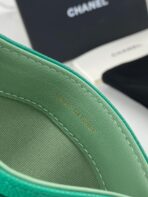 CC CARD HOLDER 19.5 EMERALD GRAINED CALFSKIN GOLD ICON - Image 7