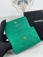 CC FLAP CARD HOLDER 11 EMERALD GRAINED CALFSKIN GOLD ICON - Image 4