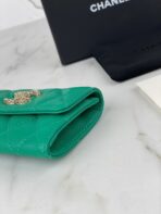 CC FLAP CARD HOLDER 11 EMERALD GRAINED CALFSKIN GOLD ICON - Image 7