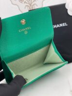 CC FLAP CARD HOLDER 11 EMERALD GRAINED CALFSKIN GOLD ICON - Image 5