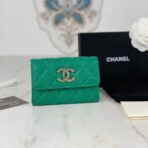 CC FLAP CARD HOLDER 11 EMERALD GRAINED CALFSKIN GOLD ICON - Image 2