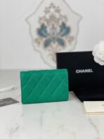 CC FLAP CARD HOLDER 11 EMERALD GRAINED CALFSKIN GOLD ICON - Image 9