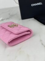 CC FLAP CARD HOLDER 11 PINK GRAINED CALFSKIN GOLD ICON - Image 6