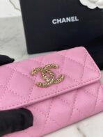 CC FLAP CARD HOLDER 11 PINK GRAINED CALFSKIN GOLD ICON - Image 3