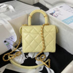 CC SMALL 15 VANITY CASE IN LIGHT YELLOW CALFSKIN GOLD HARDWARE - Image 3