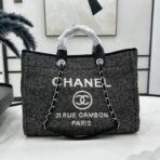 CC DEAUVILLE LARGE 38 TOTE BAG IN BLACK CANVAS WITH WHITE LOGO - Image 2
