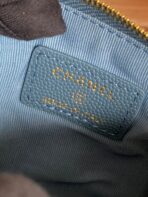 CC CLASSIC SMALL 15 ZIPPED POUCH IN TEAL GREEN GRAINED CALFSKIN - Image 8