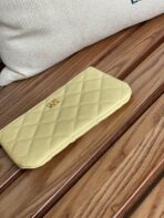 CC CLASSIC SMALL 15 ZIPPED POUCH IN YELLOW CORN GRAINED CALFSKIN - Image 4
