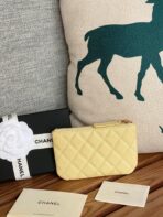 CC CLASSIC SMALL 15 ZIPPED POUCH IN YELLOW CORN GRAINED CALFSKIN - Image 3
