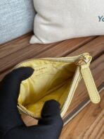 CC CLASSIC SMALL 15 ZIPPED POUCH IN YELLOW CORN GRAINED CALFSKIN - Image 9