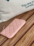 CC CLASSIC SMALL 15 ZIPPED POUCH IN LIGHT PINK GRAINED CALFSKIN - Image 6