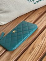 CC CLASSIC SMALL 15 ZIPPED POUCH IN PINE GREEN GRAINED CALFSKIN - Image 5