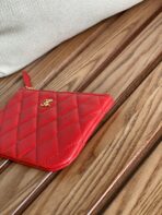 CC CLASSIC SMALL 15 ZIPPED POUCH IN CRIMSON RED GRAINED CALFSKIN - Image 6