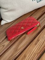 CC CLASSIC SMALL 15 ZIPPED POUCH IN CRIMSON RED GRAINED CALFSKIN - Image 4