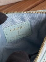 CC CLASSIC SMALL 15 ZIPPED POUCH IN SKY BLUE GRAINED CALFSKIN - Image 9
