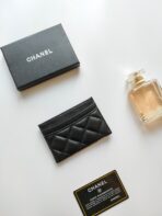 CC CARD HOLDER 11.2 BLACK CALFSKIN GOLD ICON - Image 6