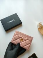 CC CARD HOLDER 11.2 PALE PINK GRAINED CALFSKIN GOLD ICON - Image 4