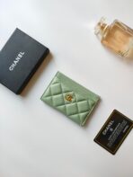 CC CARD HOLDER 11.2 LIGHT GRREN GRAINED CALFSKIN GOLD ICON - Image 3