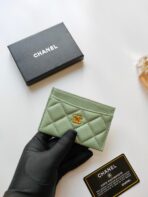 CC CARD HOLDER 11.2 LIGHT GRREN GRAINED CALFSKIN GOLD ICON - Image 4