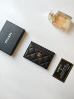 CC CARD HOLDER 11.2 BLACK GRAINED CALFSKIN GOLD ICON - Image 3