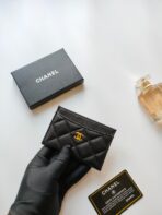 CC CARD HOLDER 11.2 BLACK GRAINED CALFSKIN GOLD ICON - Image 4