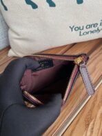 CC CLASSIC SMALL 15 ZIPPED POUCH IN BLACK CALFSKIN - Image 10